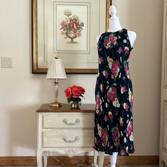 NWT Ralph Lauren 100% Silk Dress Floral Size 4P - Picture 2 of 9